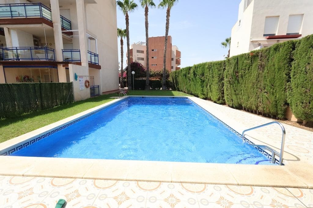 Apartamento Planta Media de 2 dormitorios en Orihuela Costa - 19