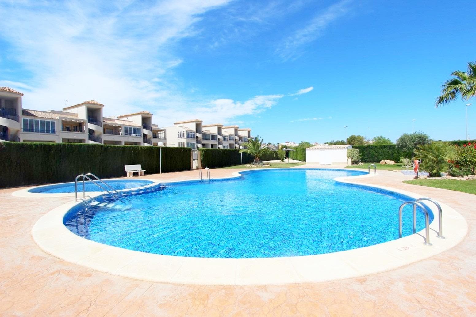 Apartamento Planta Media de 2 dormitorios en Orihuela Costa - 1