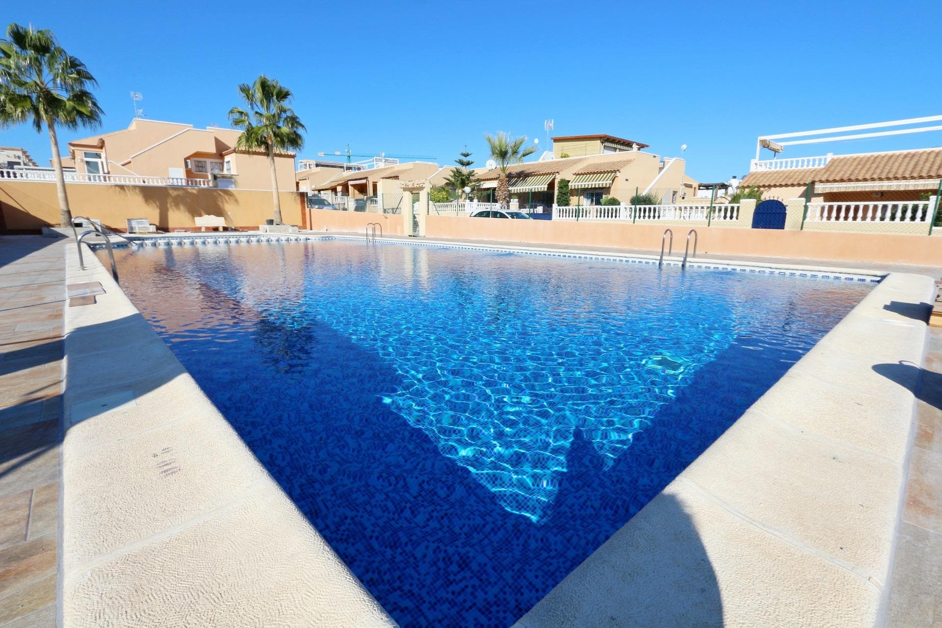 Apartamento Planta Media de 2 dormitorios en Orihuela Costa - 2