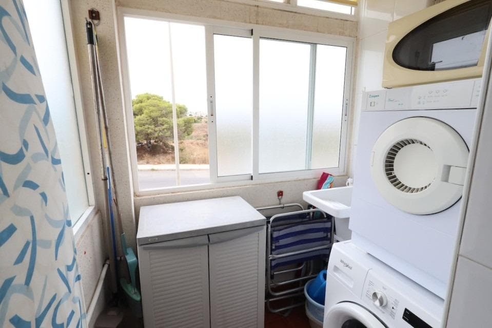 Apartamento Planta Media de 2 dormitorios en Orihuela Costa - 10