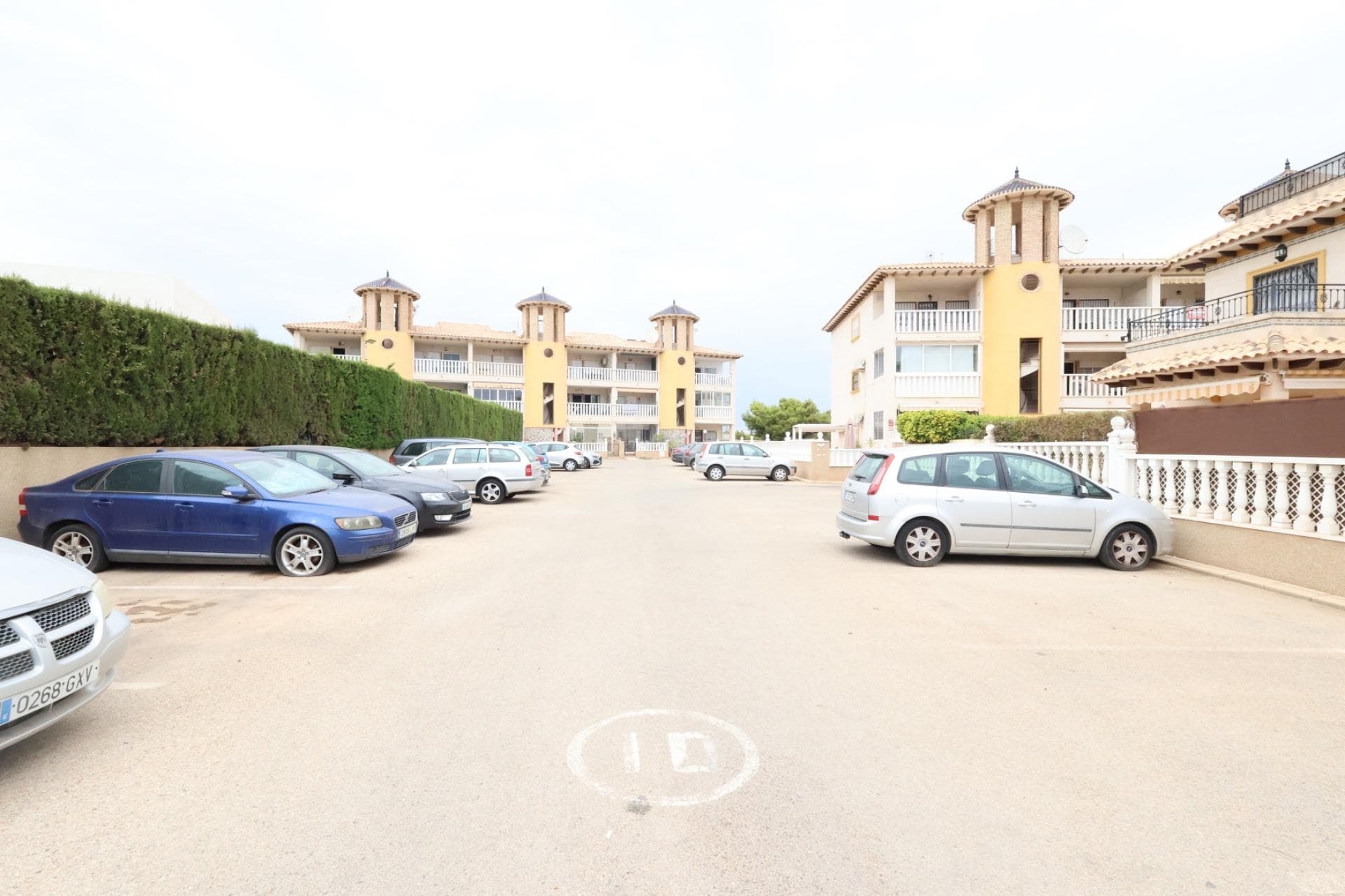 2 bed Middle Floor Apartment in Orihuela Costa - 12