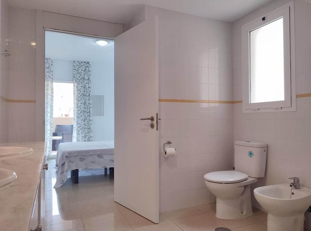 2 bed Middle Floor Apartment in Orihuela Costa - 17