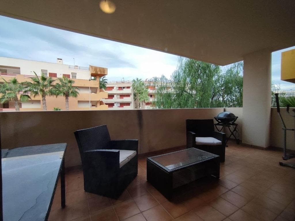 2 bed Middle Floor Apartment in Orihuela Costa - 2