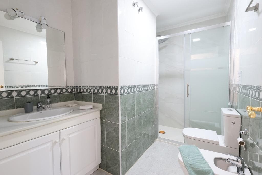 2 bed Middle Floor Apartment in Orihuela Costa