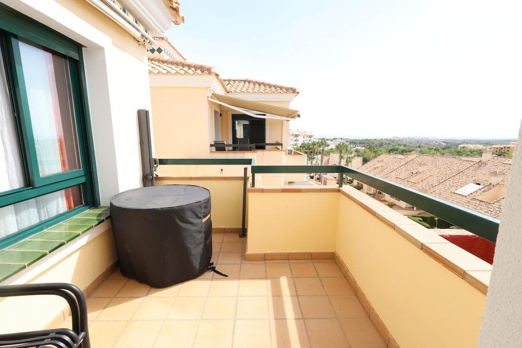 2 bed Middle Floor Apartment in Orihuela Costa