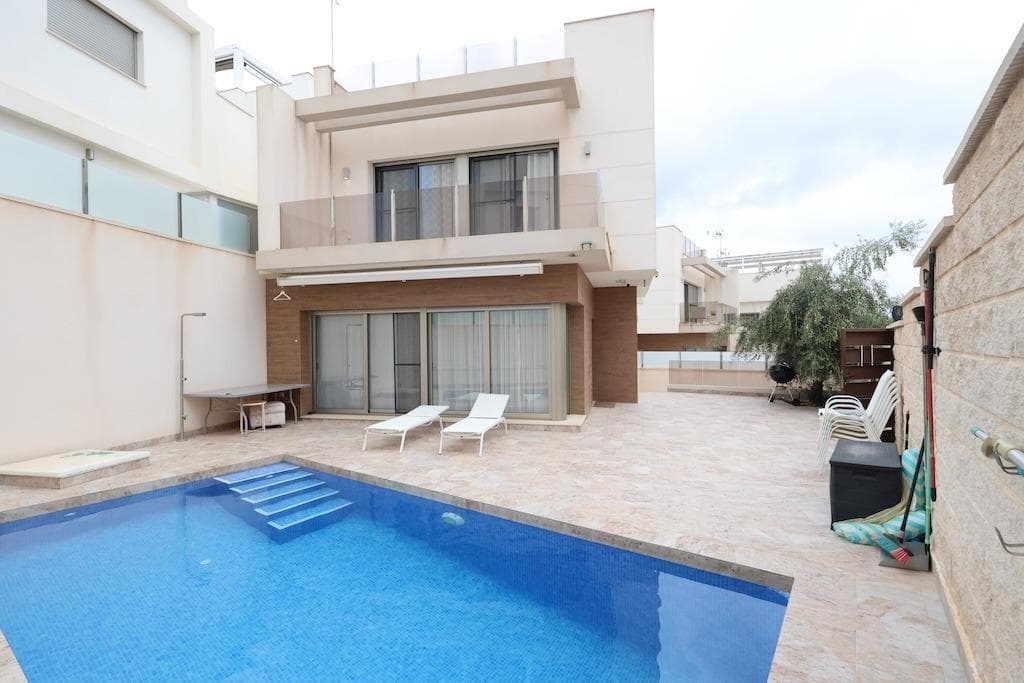 Villa - Chalet de 3 dormitorios en Orihuela Costa - 1