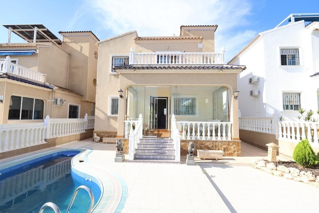 Villa - Chalet de 3 dormitorios en Orihuela Costa - 1
