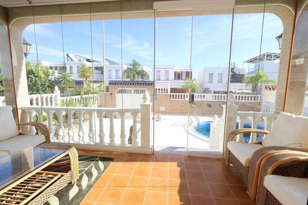 Villa - Chalet de 3 dormitorios en Orihuela Costa - 2