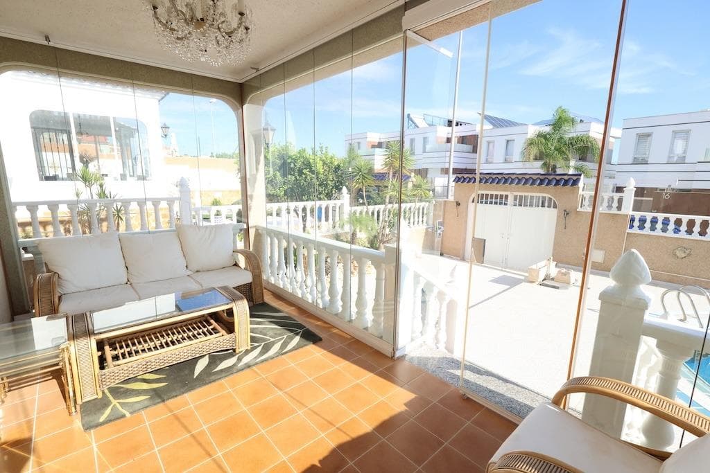 Villa - Chalet de 3 dormitorios en Orihuela Costa - 20