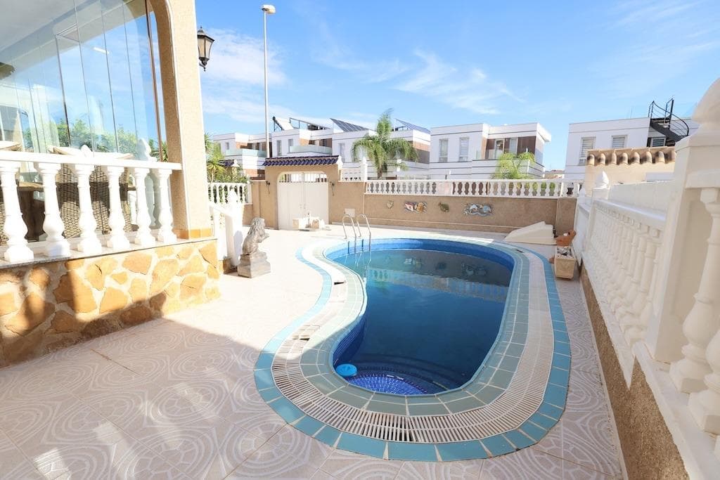 Villa - Chalet de 3 dormitorios en Orihuela Costa - 22