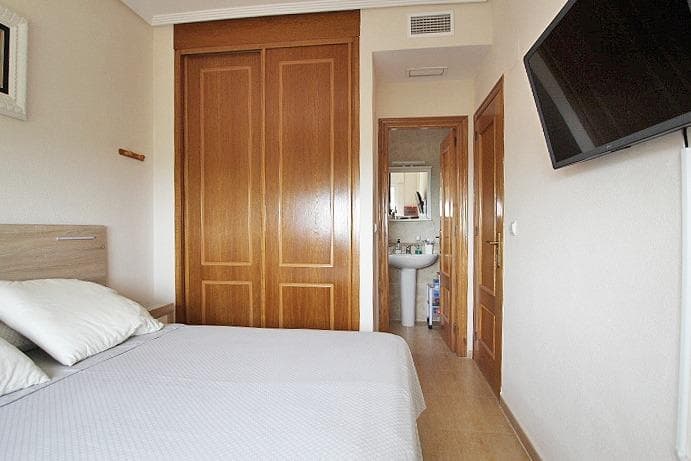 Apartamento Planta Media de 3 dormitorios en Guardamar del Segura - 17