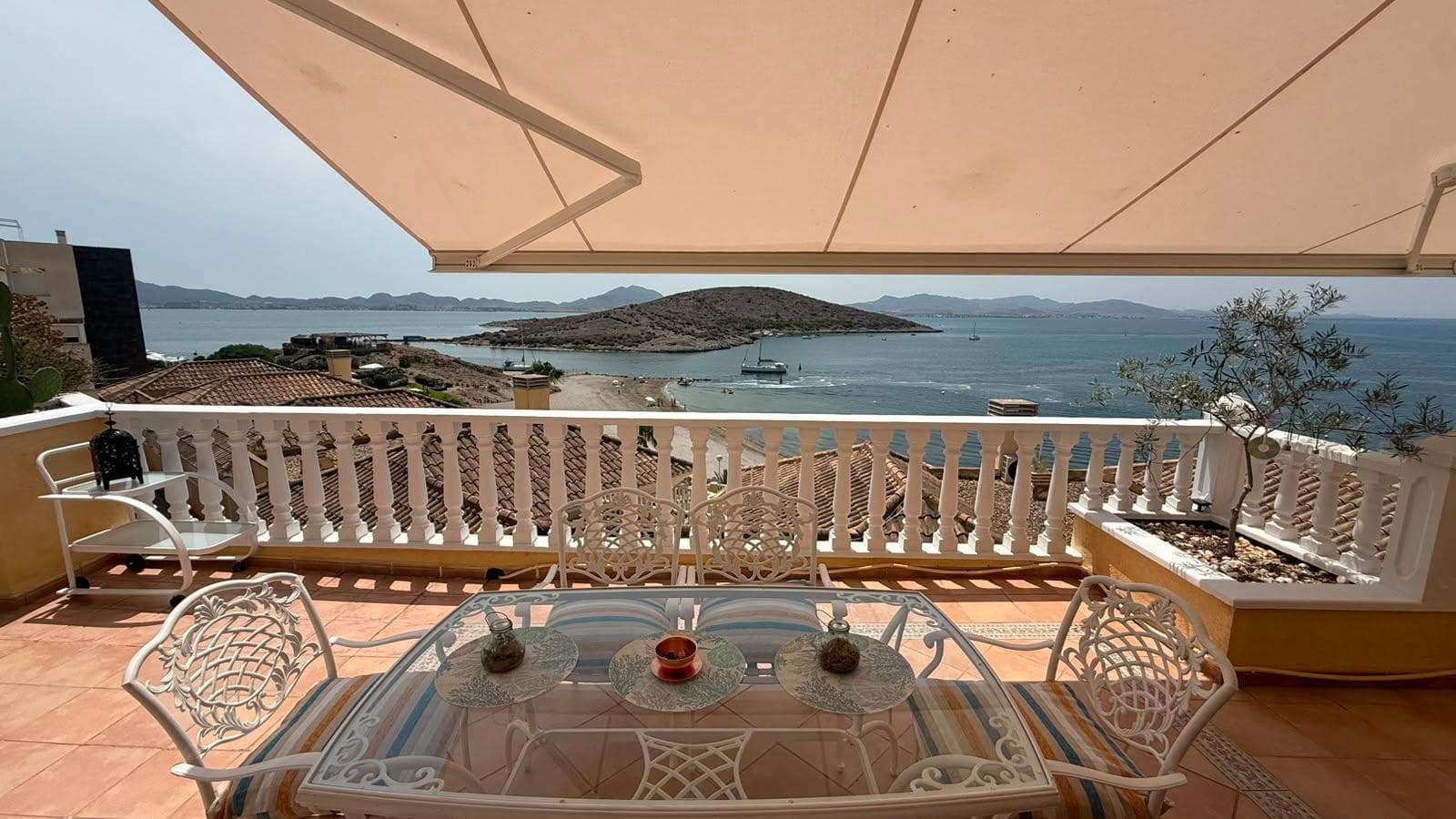 5 bed Detached Villa in La Manga Del Mar Menor - 1