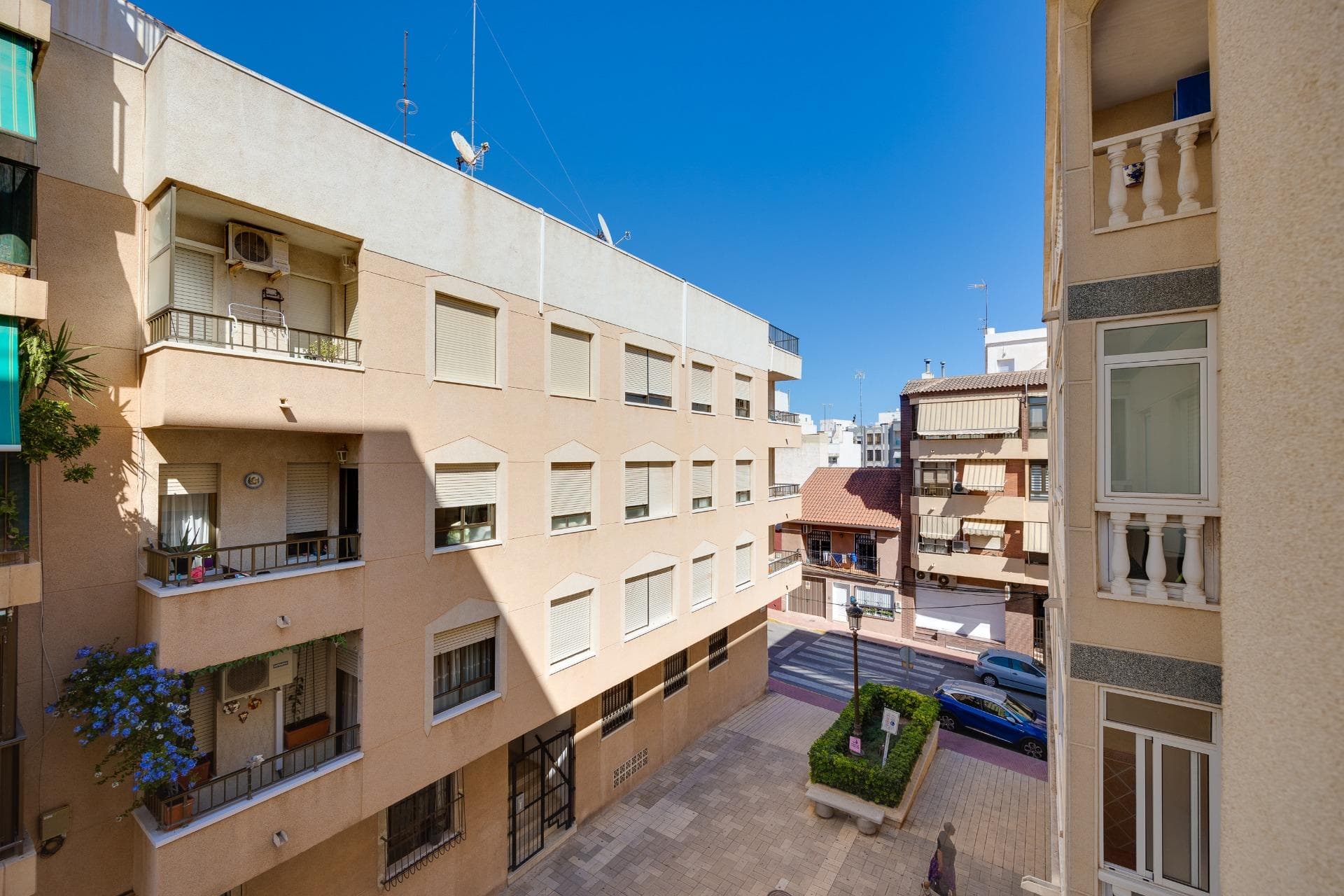 Apartamento Planta Media de 2 dormitorios en Guardamar del Segura - 23