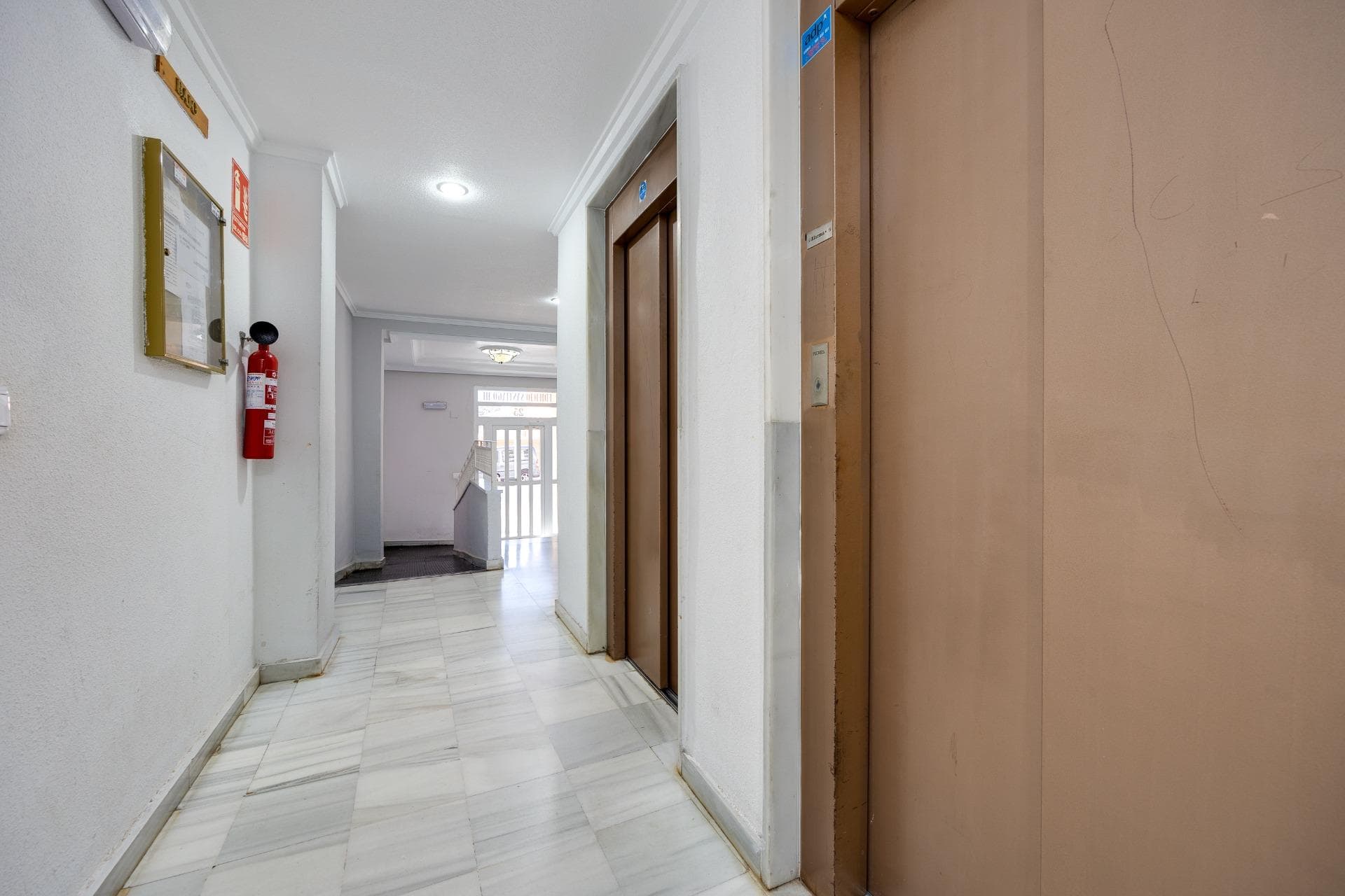 Apartamento Planta Media de 2 dormitorios en Guardamar del Segura - 30