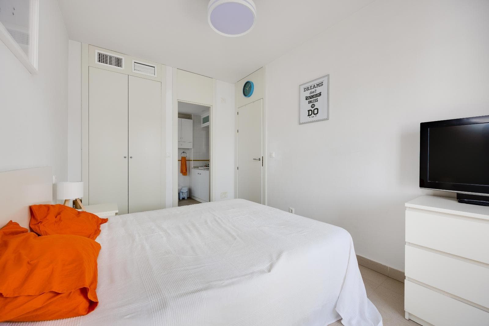 Apartamento Planta Media de 4 dormitorios en Orihuela Costa - 17