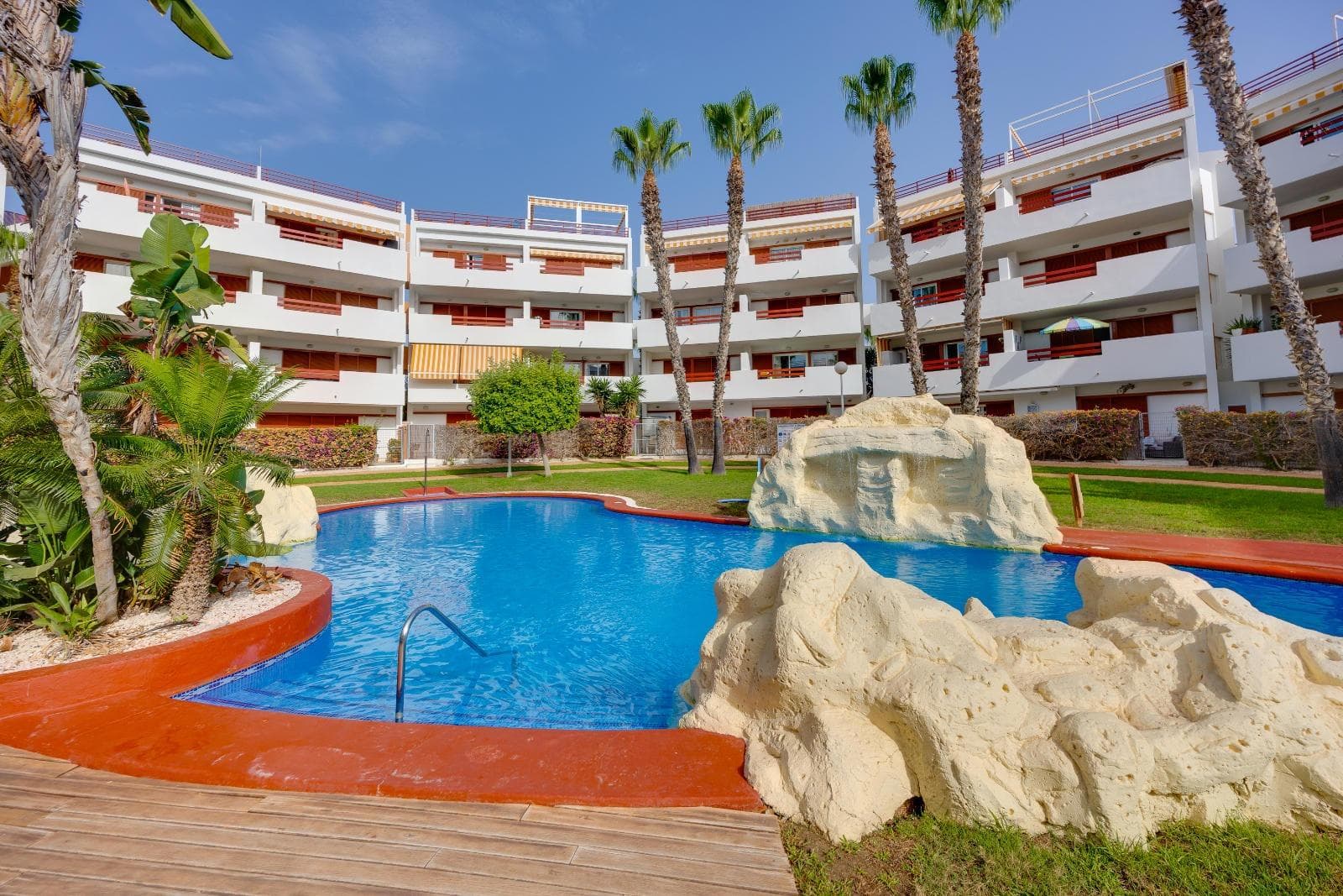 Apartamento Planta Media de 4 dormitorios en Orihuela Costa - 2