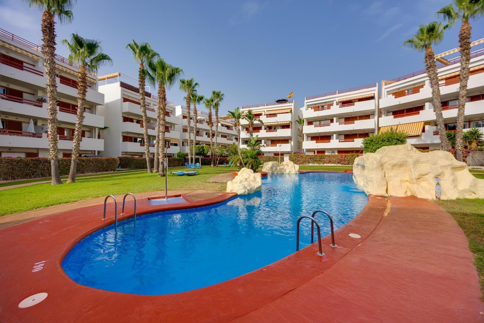 Apartamento Planta Media de 4 dormitorios en Orihuela Costa - 3