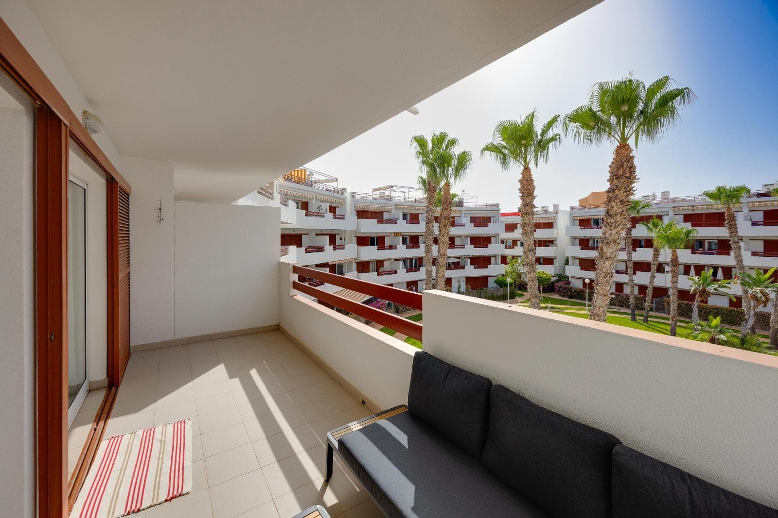 Apartamento Planta Media de 4 dormitorios en Orihuela Costa - 36