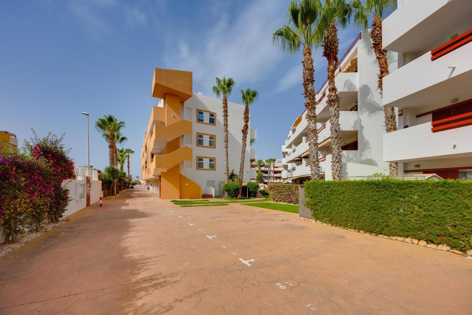 Apartamento Planta Media de 4 dormitorios en Orihuela Costa - 42