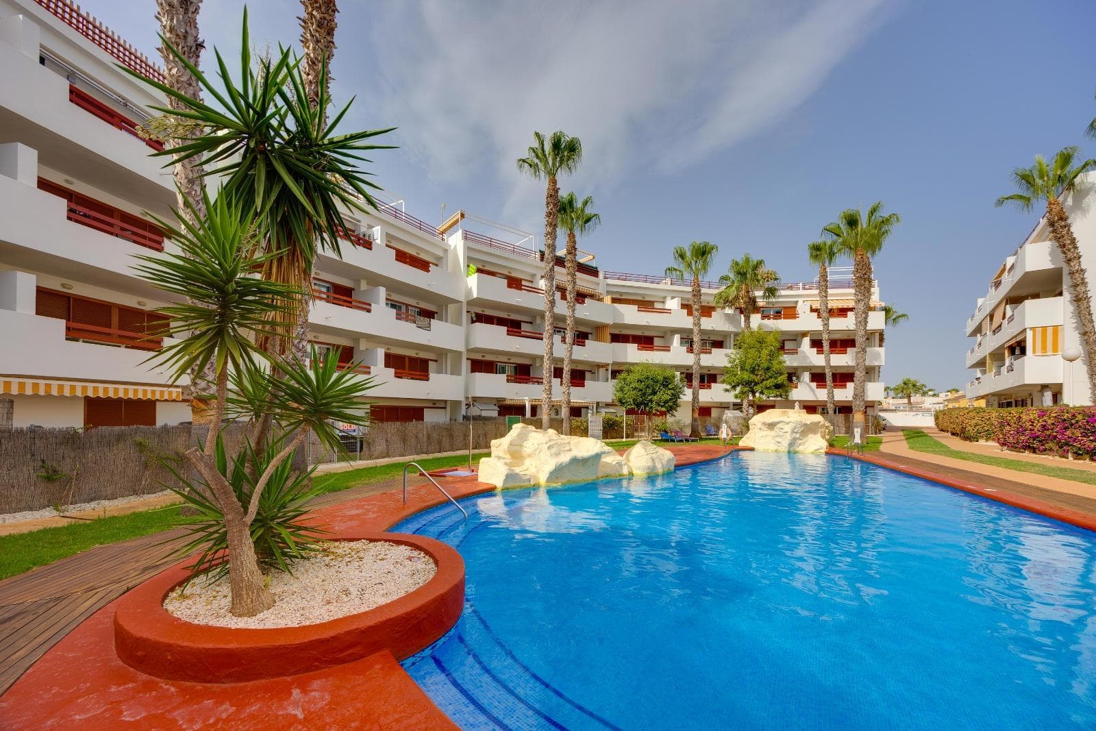 Apartamento Planta Media de 4 dormitorios en Orihuela Costa - 47