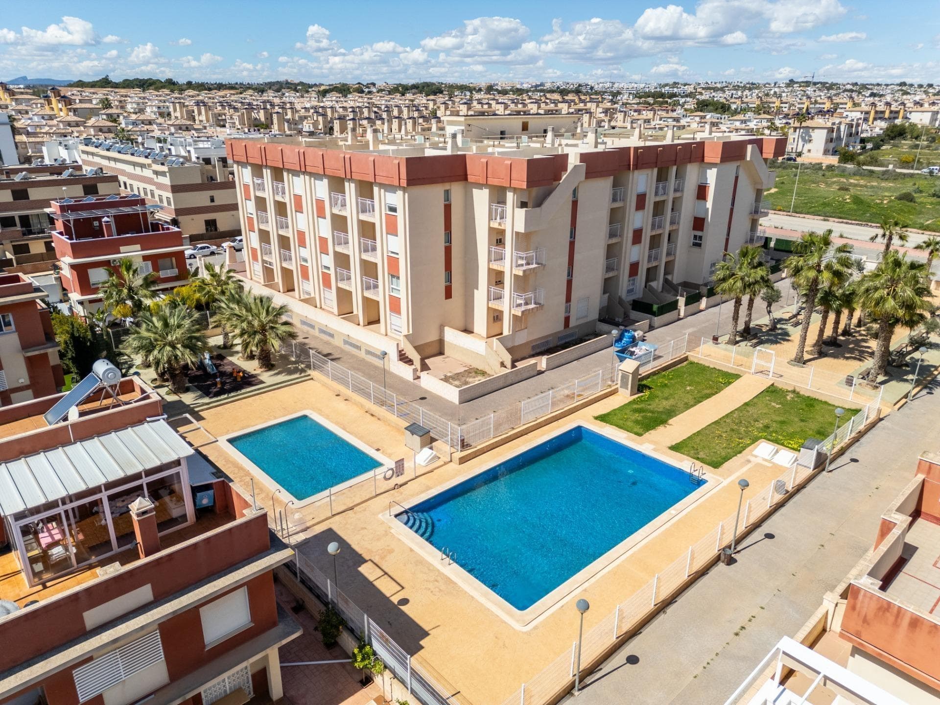 Tussenverdieping Appartement met 2 slaapkamers in Orihuela Costa - 2