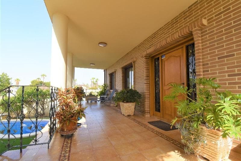 Vrijstaande Villa met 5 slaapkamers in Ciudad Quesada - 2