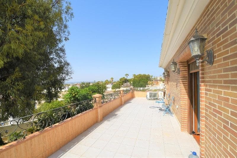 Vrijstaande Villa met 5 slaapkamers in Ciudad Quesada - 37