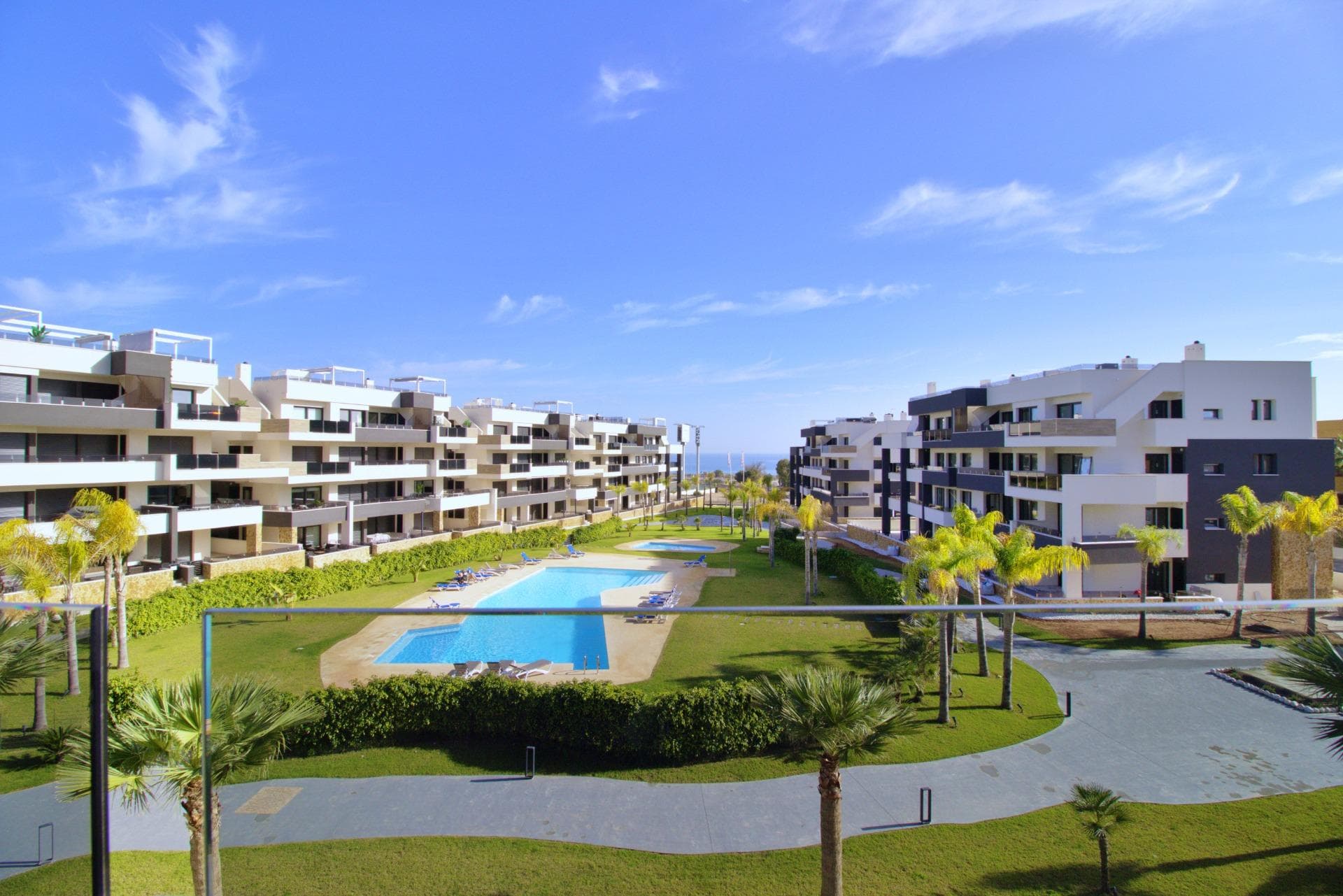Tussenverdieping Appartement met 2 slaapkamers in Orihuela Costa - 2