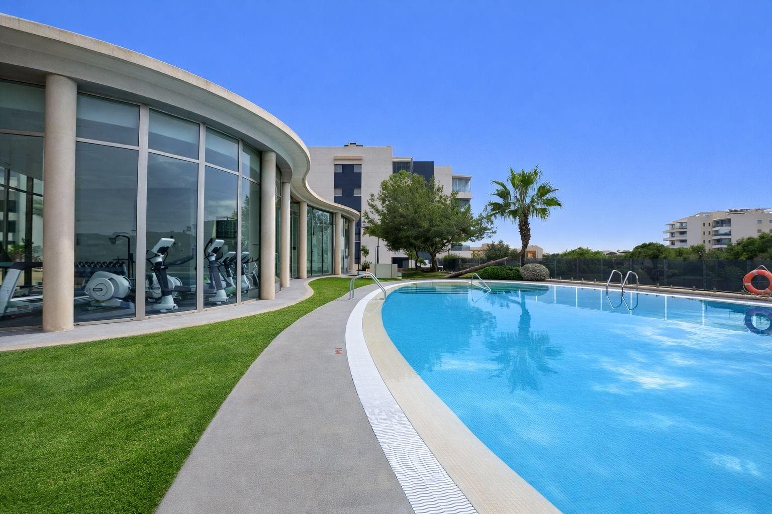 Apartamento Planta Media de 3 dormitorios en Orihuela Costa - 1