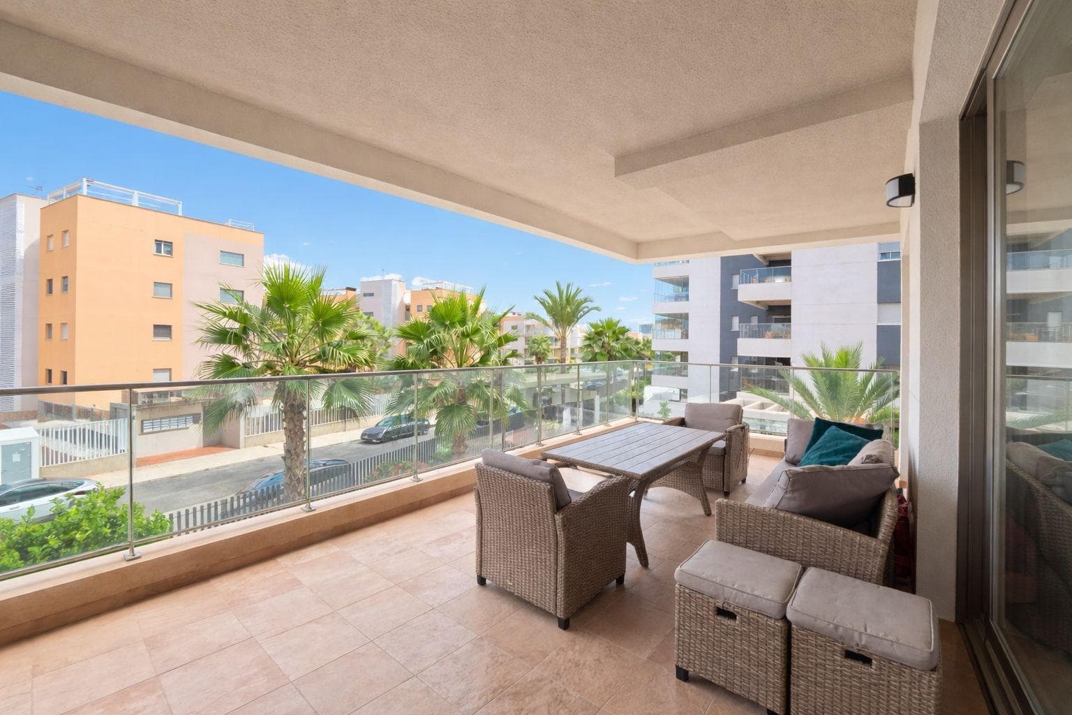 Apartamento Planta Media de 3 dormitorios en Orihuela Costa - 10