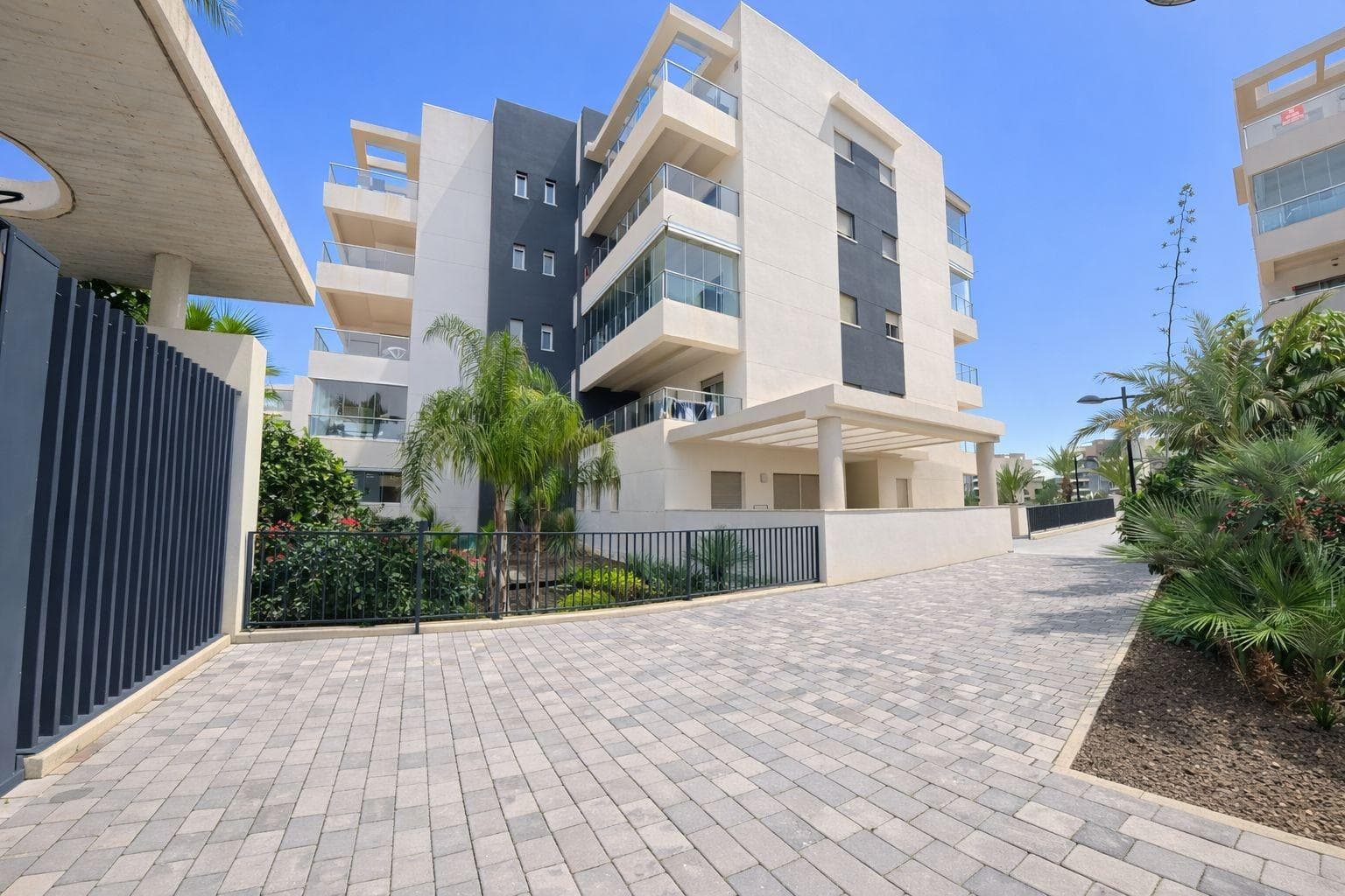 Apartamento Planta Media de 3 dormitorios en Orihuela Costa - 27