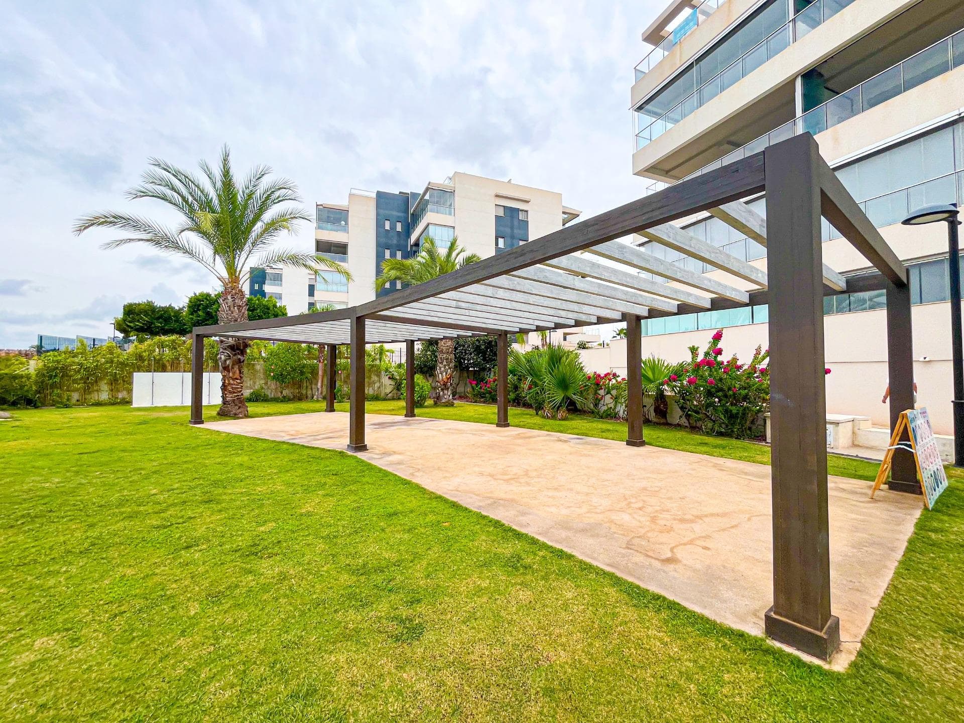 Apartamento Planta Media de 3 dormitorios en Orihuela Costa - 35
