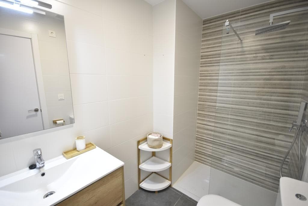 3 bed Middle Floor Apartment in Orihuela Costa - 10