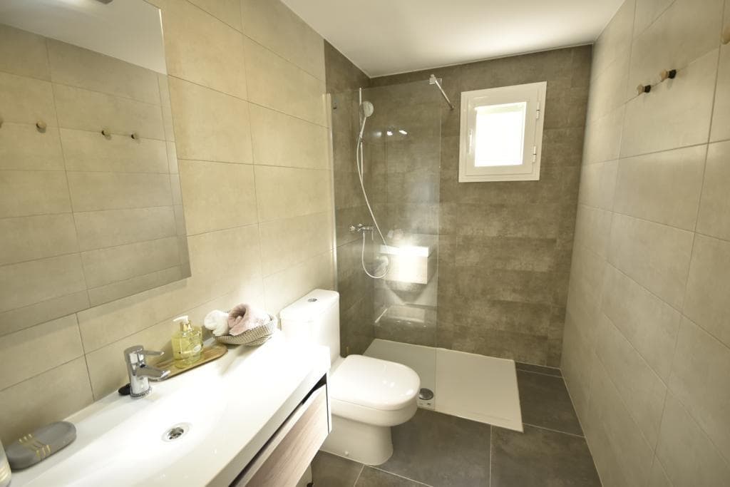 3 bed Middle Floor Apartment in Orihuela Costa - 17