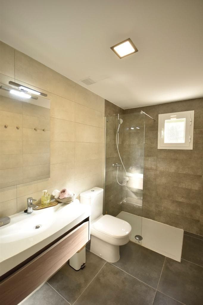 3 bed Middle Floor Apartment in Orihuela Costa - 18