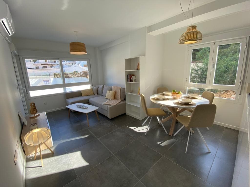 3 bed Middle Floor Apartment in Orihuela Costa - 2