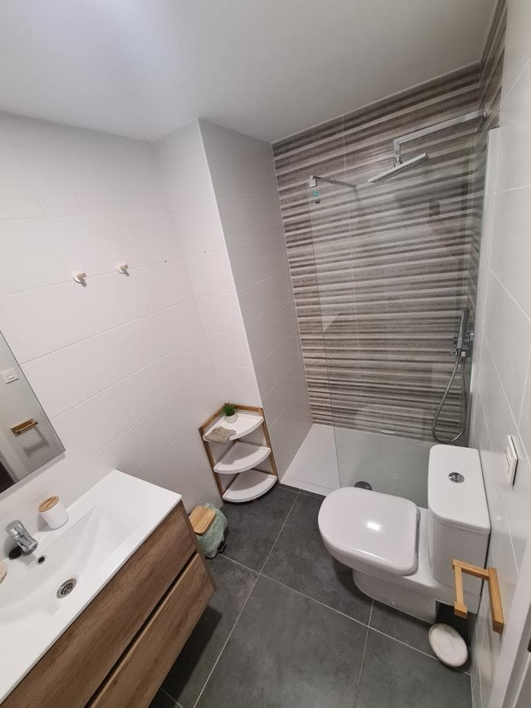 3 bed Middle Floor Apartment in Orihuela Costa - 9