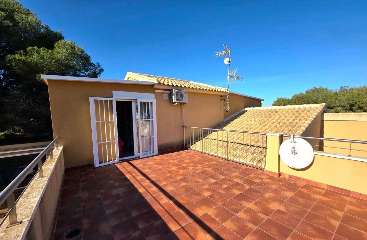 Adosada de 5 dormitorios en Orihuela Costa - 47