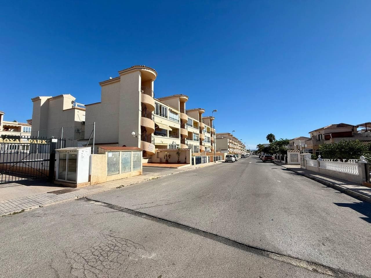 2 bed Middle Floor Apartment in Orihuela - 35
