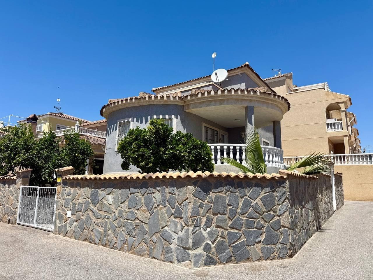 Vrijstaande Villa met 4 slaapkamers in Orihuela Costa - 1