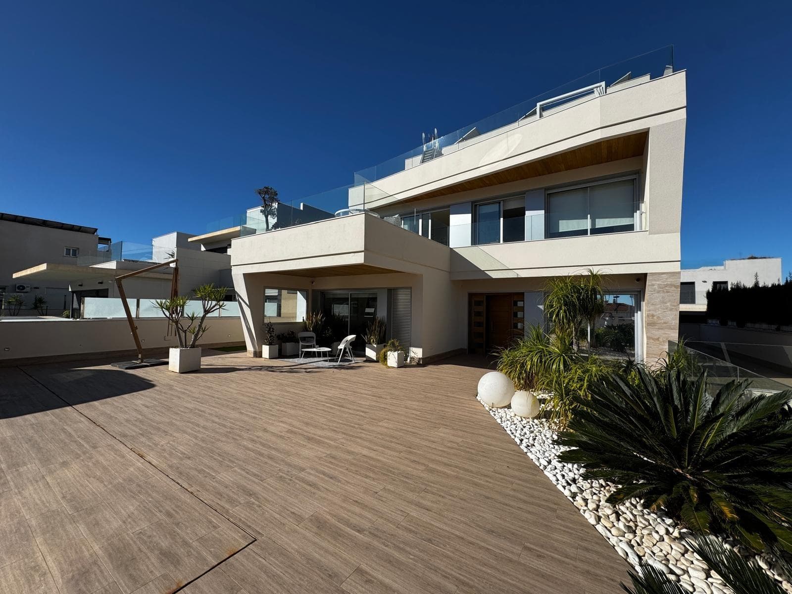 Villa - Chalet de 4 dormitorios en Orihuela Costa - 2