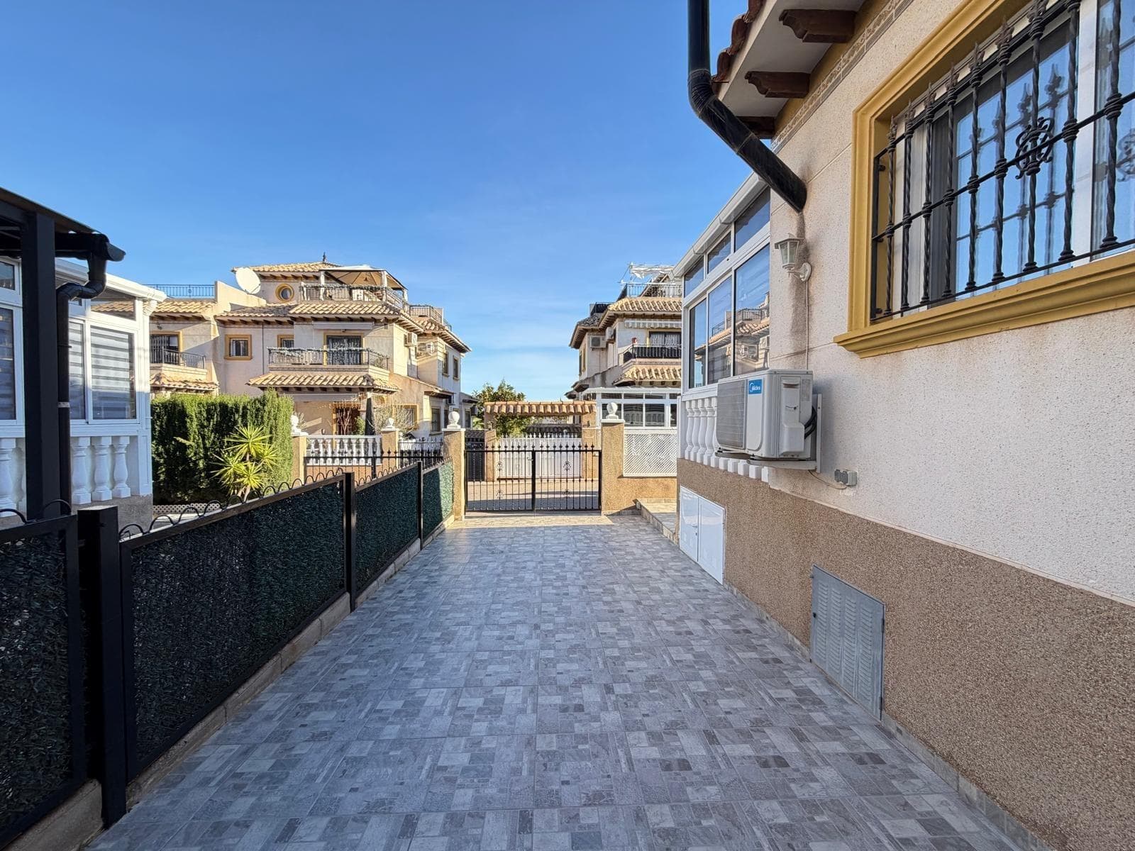 2 bed Townhouse in Orihuela Costa - 9