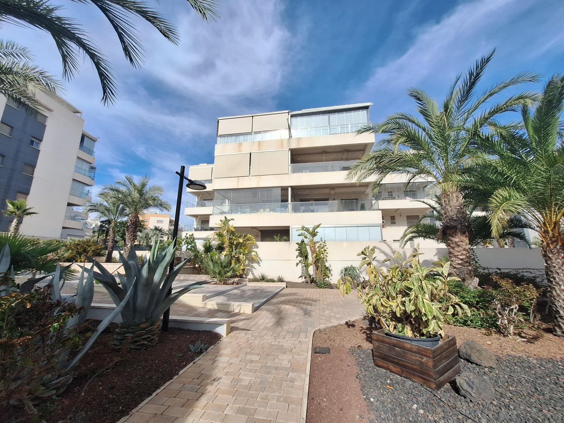 Apartamento Planta Media de 3 dormitorios en Orihuela Costa - 36