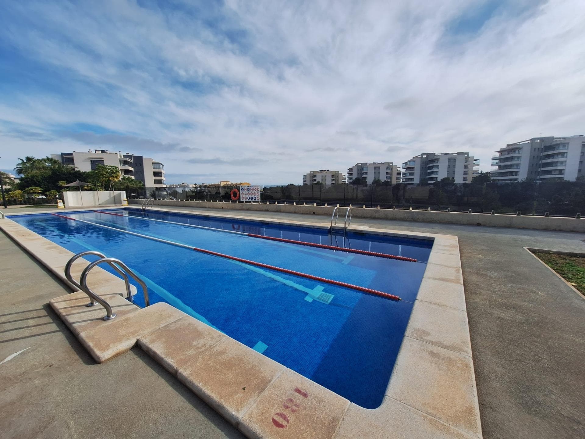 Apartamento Planta Media de 3 dormitorios en Orihuela Costa - 50