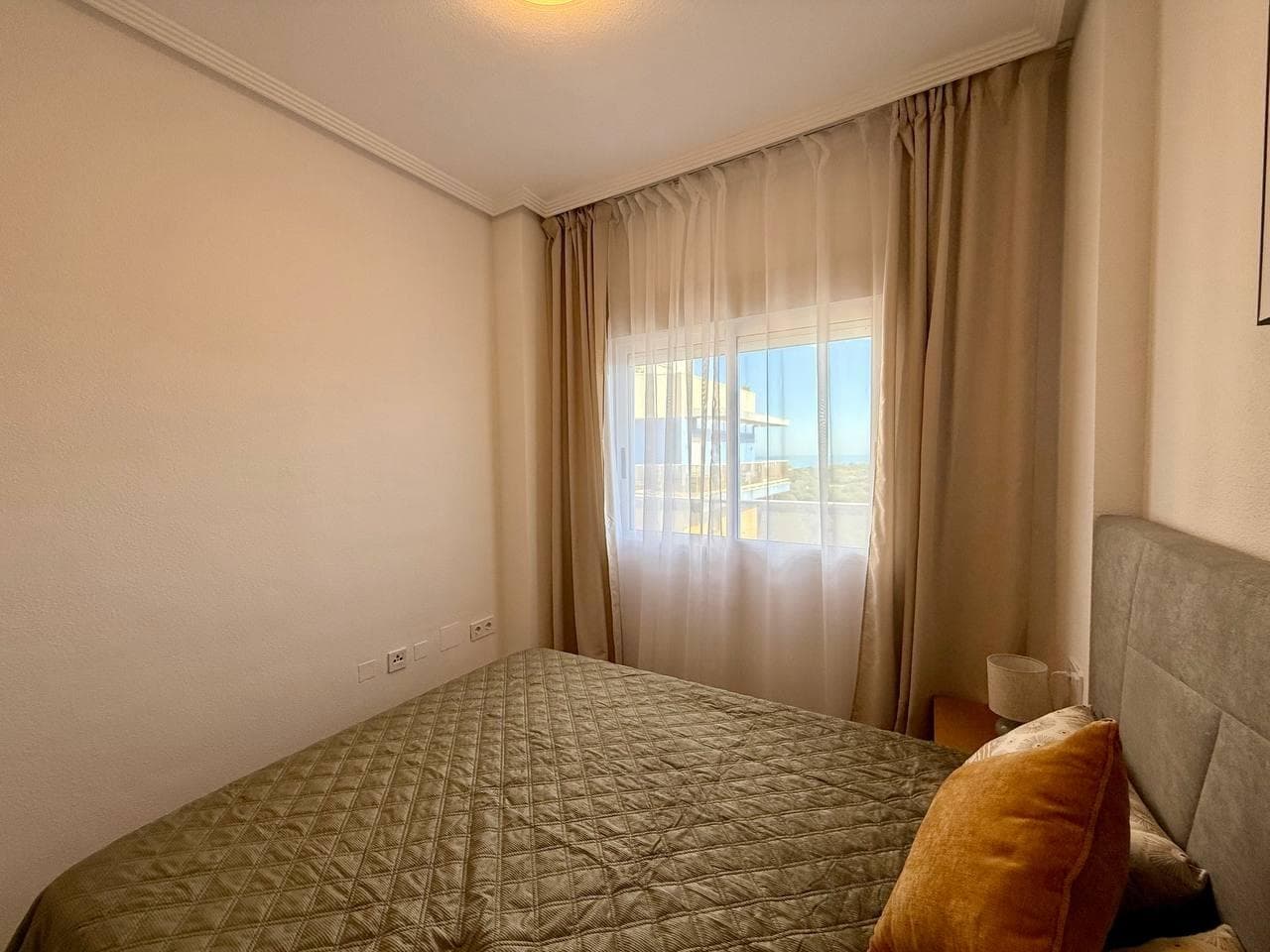 Apartamento Planta Media de 3 dormitorios en Guardamar del Segura - 24