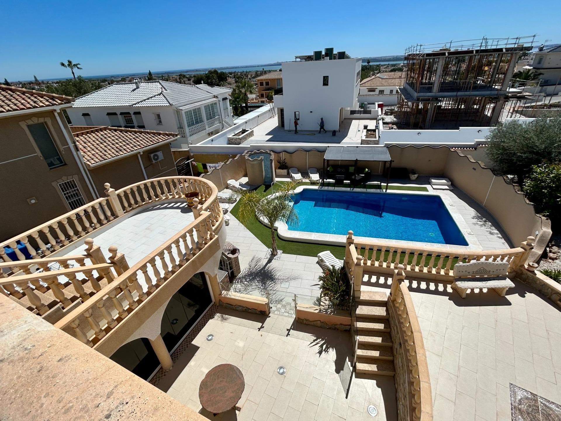 Villa - Chalet de 5 dormitorios en Ciudad Quesada - 46