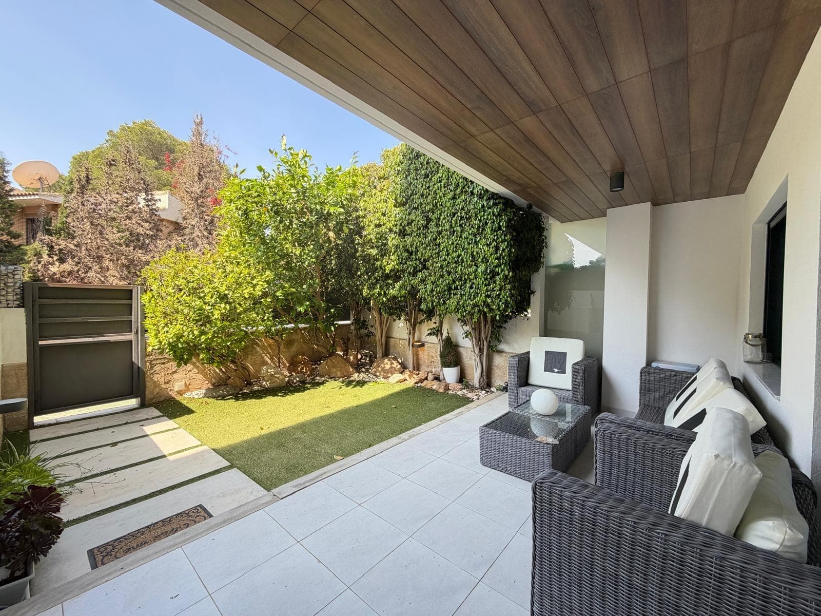 3 bed Middle Floor Apartment in Orihuela Costa - 3