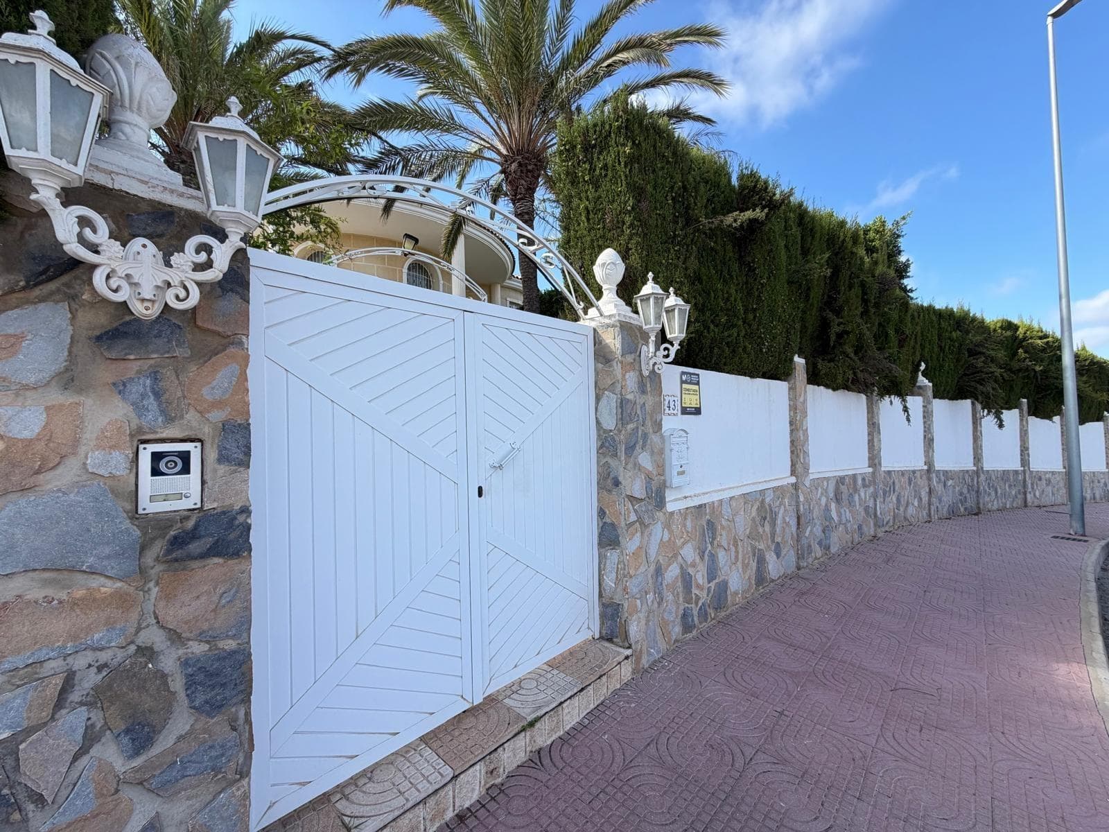 6 bed Detached Villa in Rojales - 2