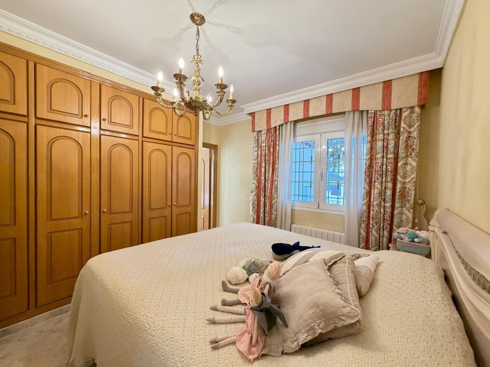 6 bed Detached Villa in Rojales - 28