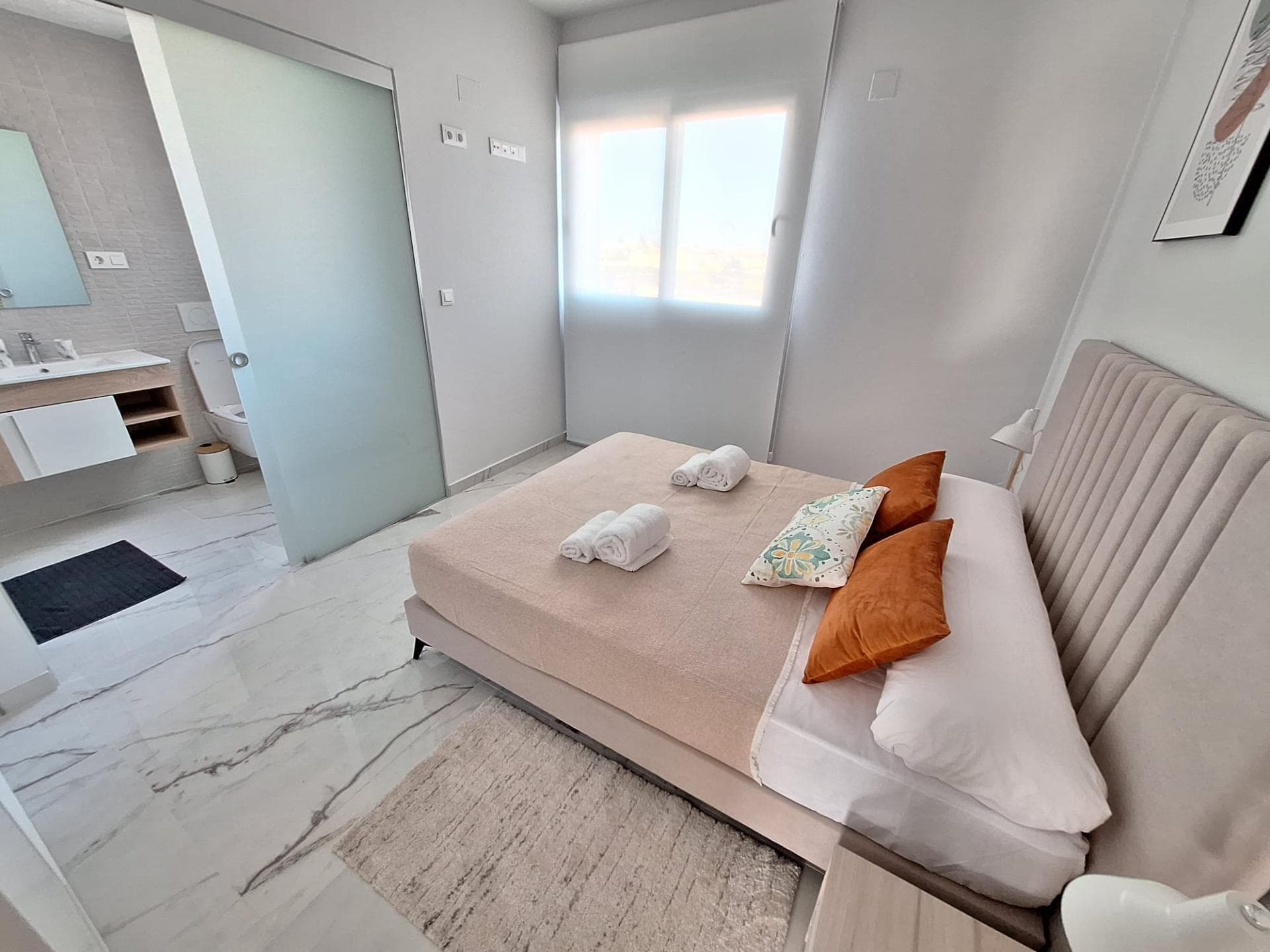 2 bed Middle Floor Apartment in Orihuela Costa - 10